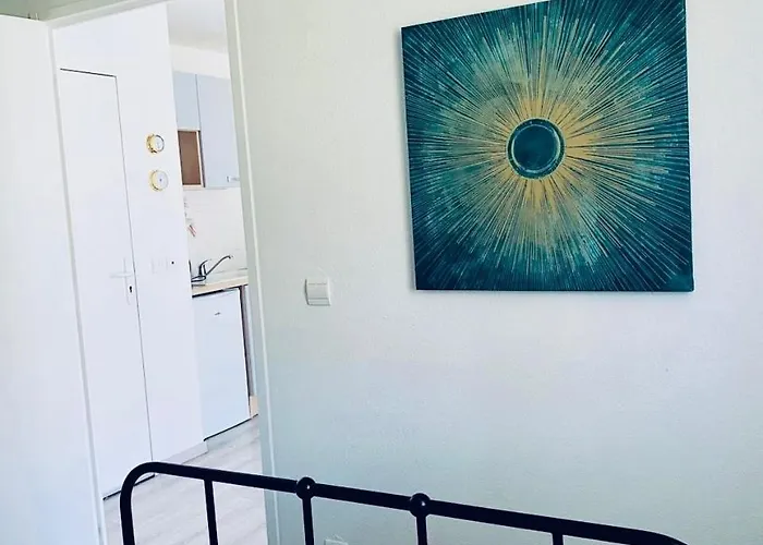 - - Normandie Apartment *