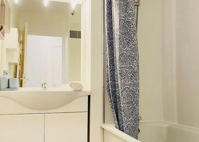 - - Normandie Apartment *